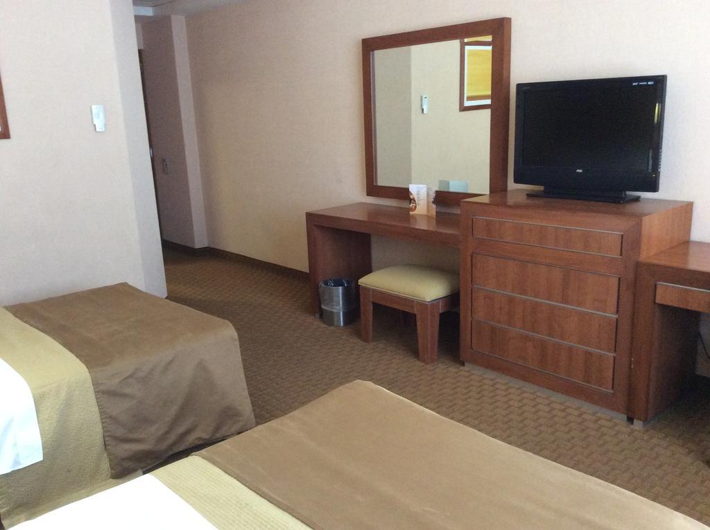 Hotel Soleil Business Class Celaya الغرفة الصورة