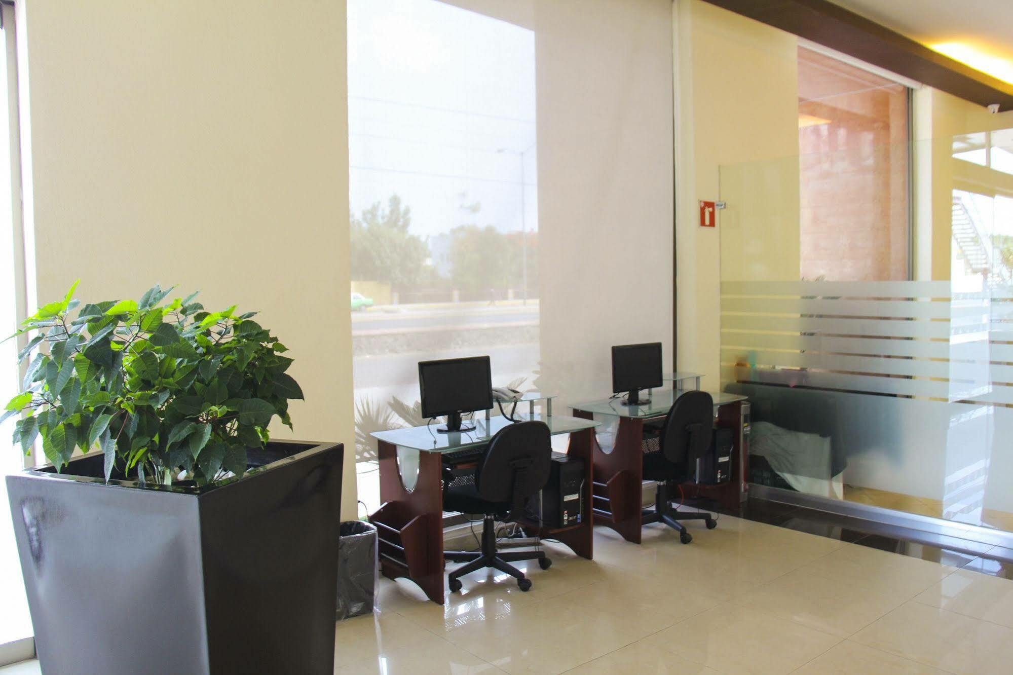 Hotel Soleil Business Class Celaya المظهر الخارجي الصورة